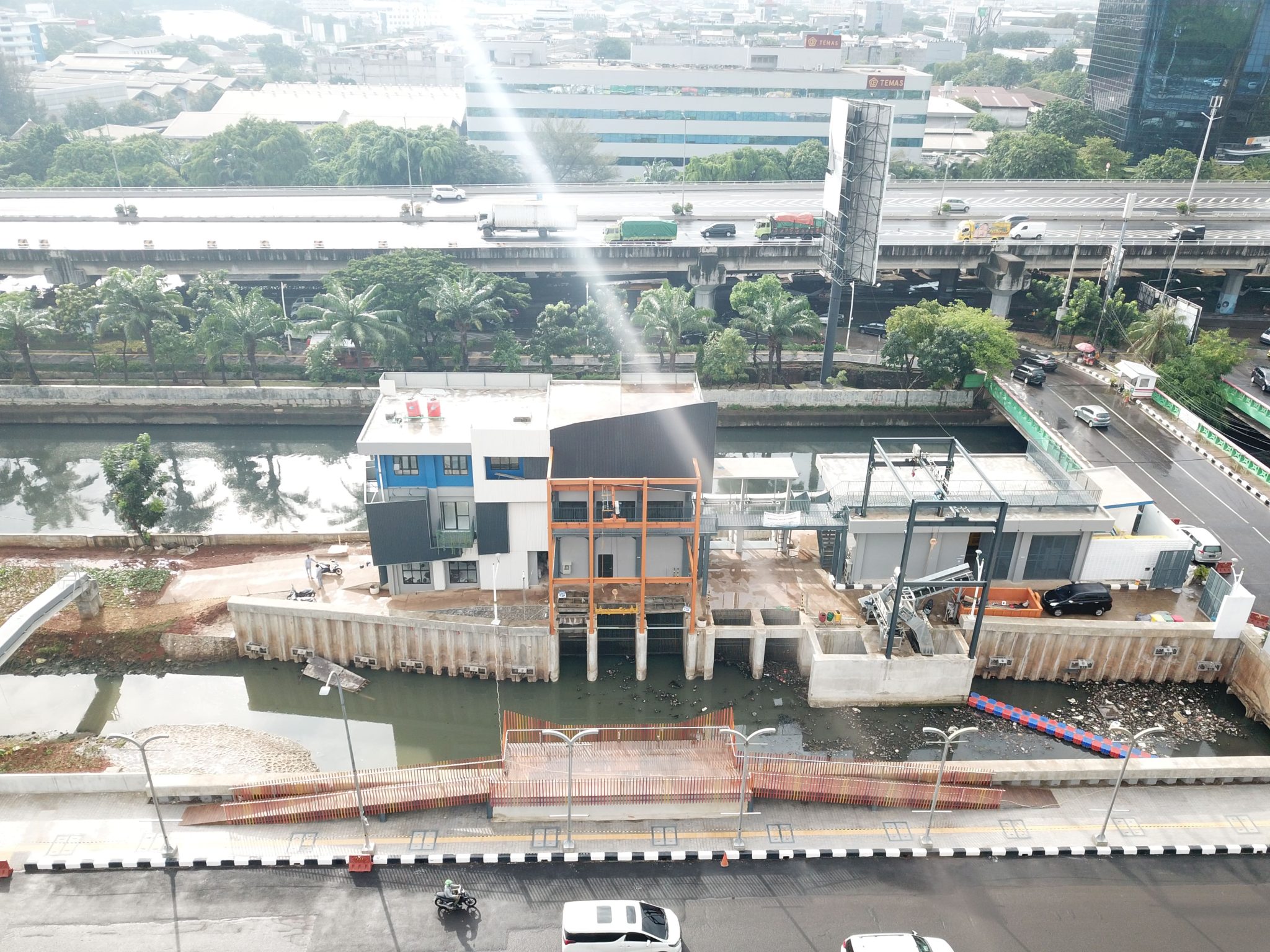 Tampak Bangunan 1